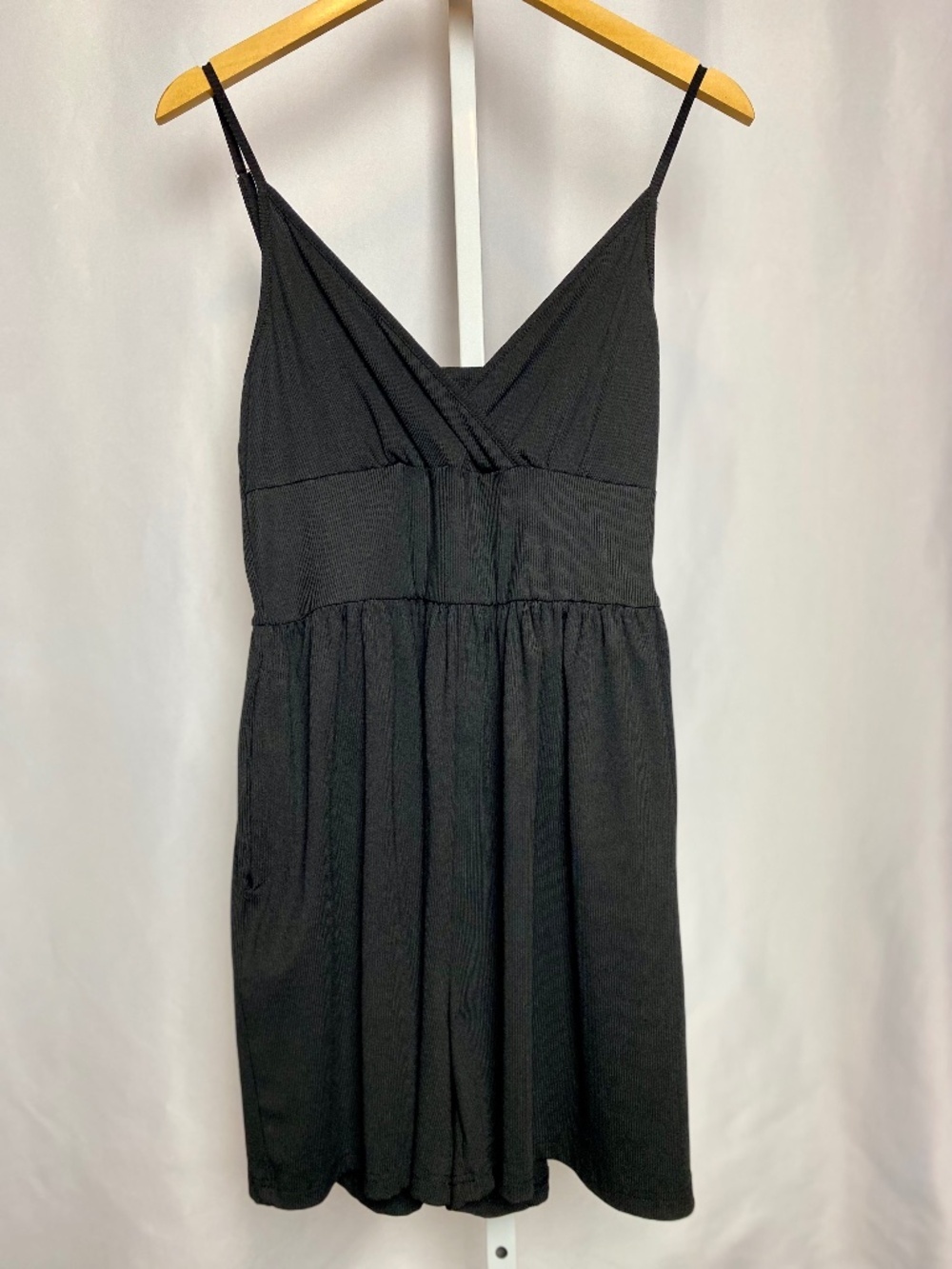 Womenʻs Black Ribbed Spaghetti Strap Romper with Wrapped Neckline Large